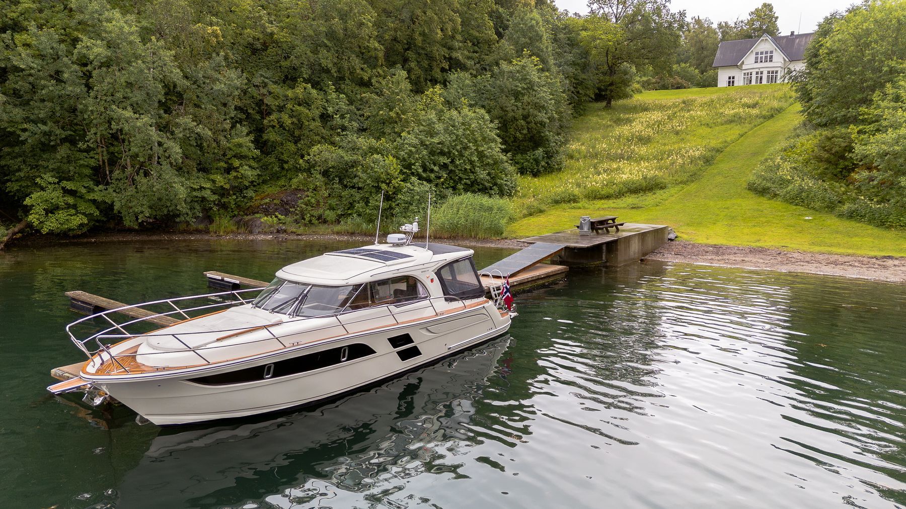 BoatLife coverage of Marex 375